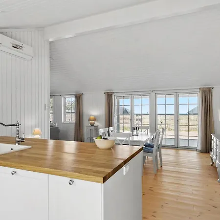3 Bedroom Lovely In Feriehus *