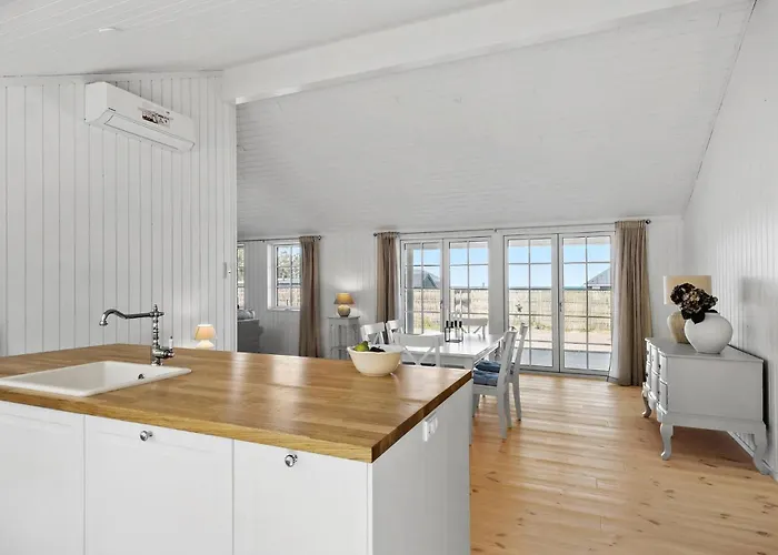 3 Bedroom Lovely In Дом отдыха *